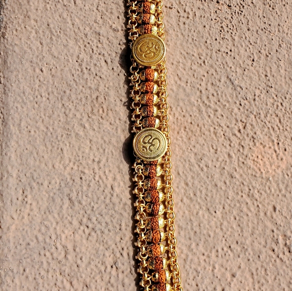 New Om Gold Coin Bodhi Seed Bracelet. - Picture 9 of 10